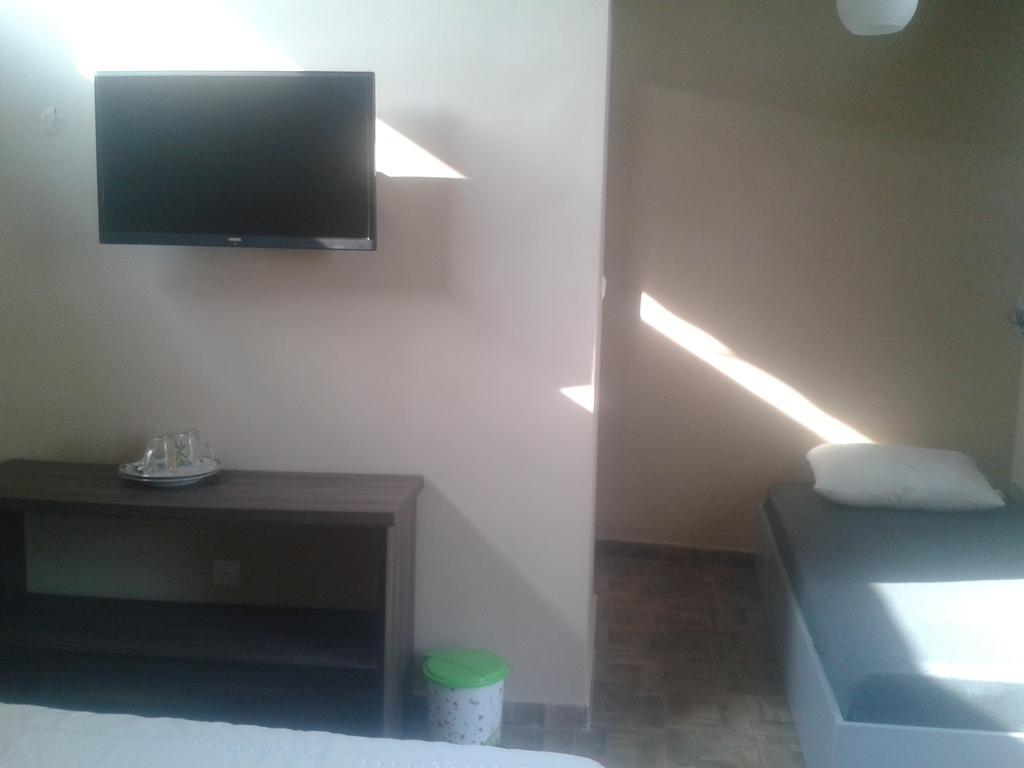 Maxim Mini Hotel Batoemi Kamer foto